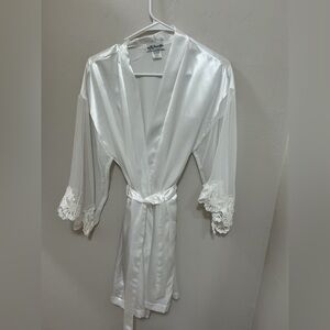 Lavish Lingerie White Satin & Lace Robe by intimate affair size small